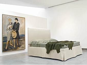 Двуспальная кровать с высокообитой спинкой из ткани  Casamania & Horm Sardinia фабрика Casamania & HORM из Италии