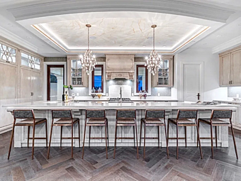 Кухня с островом из дерева Martini Interiors Vancouver Кухня с островом из дерева Martini Interiors Vancouver фабрика MARTINI INTERIORS из Италии