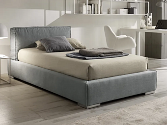 Двуспальная кровать с обитой спинкой Duomo Design Dear фабрика Duomo Design из Италии