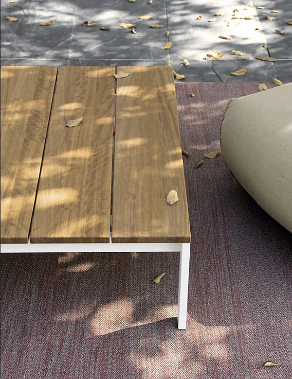 Квадратный боковой столик из тика Kristalia BE-EASY Slatted 01BEO52F фабрика Kristalia из Италии. Фото №3