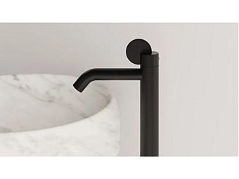 Напольный смеситель для раковины с одним рычагом из латуни AGAPE Limon фабрика Agape из Италии