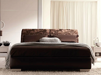 Двуспальная кровать из кожи с мягкой спинкой CORTEZARI Lapo II 922 фабрика CORTE ZARI из Италии