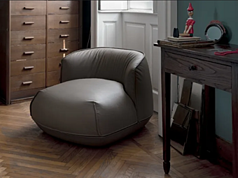 Кресло с обивкой из кожи Kristalia Brioni 29BRI24 Кресло с обивкой из кожи Kristalia Brioni 29BRI24 фабрика Kristalia из Италии