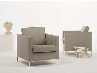 Кресло с обивкой из кожи и подлокотниками GYFORM MIXER Mini фабрика Gyform из Италии