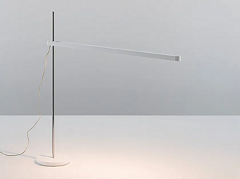 Настольная лампа с поворотной и регулируемой по высоте конструкцией Artemide Talak Professional 0687510A фабрика Artemide из Италии