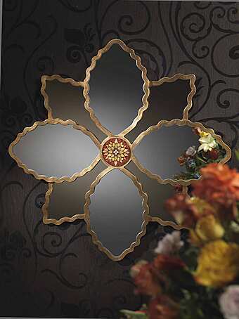 Настенное зеркало в раме из коллекции CARPANELLI Sissi  SP14 фабрика CARPANELLI из Италии