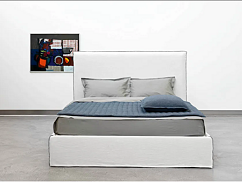 Двуспальная кровать с высокой обитой спинкой Tahiti High Casamania & Horm фабрика Casamania & HORM из Италии