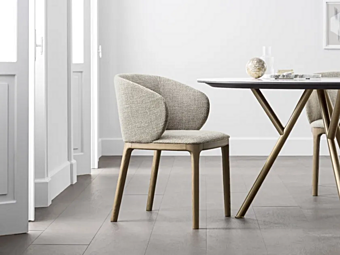 Кресло с обитой спинкой из ткани цвета морской волны NOVAMOBILI Medallion фабрика NOVAMOBILI из Италии