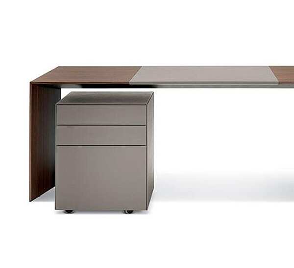 Тумбочка POLTRONA FRAU C.E.O Cube Cabinet Ufficio