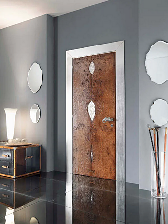 Дверь с петлями из дерева Sidney Bizzotto Italia фабрика Bizzotto Italia из Италии