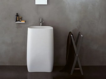 Напольная раковина из материала Cristalplant модель Pear C AGAPE фабрика Agape из Италии