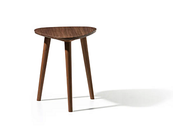 Треугольный кофейный стол из массива дерева Gervasoni Brick 242 фабрика Gervasoni из Италии