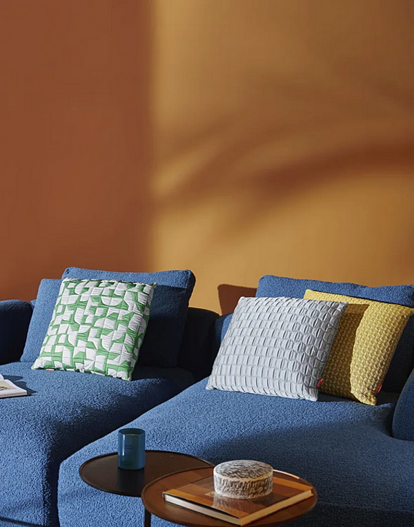Подушка для дивана  из геометрической ткани CASSINA Rood фабрика CASSINA из Италии. Фото №5
