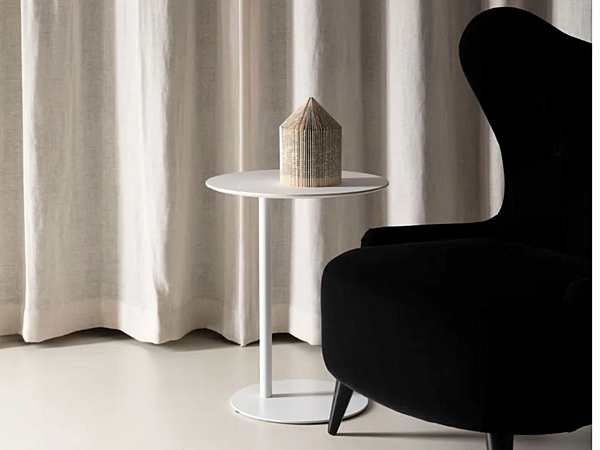Круглый металлический боковой столик Kristalia Librio 4727D3 фабрика Kristalia из Италии. Фото №3
