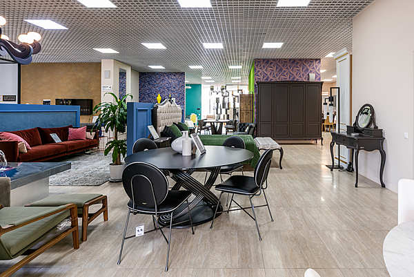 В наличии стол и 4 стула, коллекция LIVING фабрика Bontempi из Италии. Фото №2