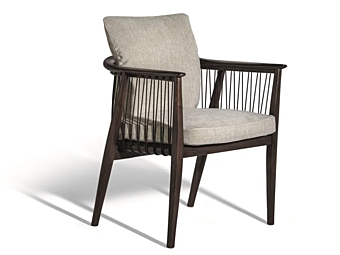 Кресло с подлокотниками из ткани POLTRONA FRAU Viola фабрика POLTRONA FRAU из Италии