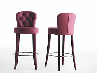 Барный стул с мягкой спинкой и подножкой из ткани OLIVIA Martini Interiors 1 Барный стул с мягкой спинкой и подножкой из ткани OLIVIA Martini Interiors 1 фабрика MARTINI INTERIORS из Италии