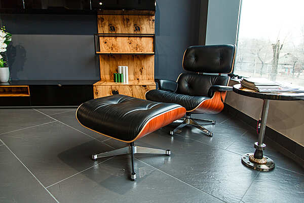 VITRA Кресло Eames Lounge Chair & Ottoman - santos palisander фабрика VITRA из Италии. Фото №3