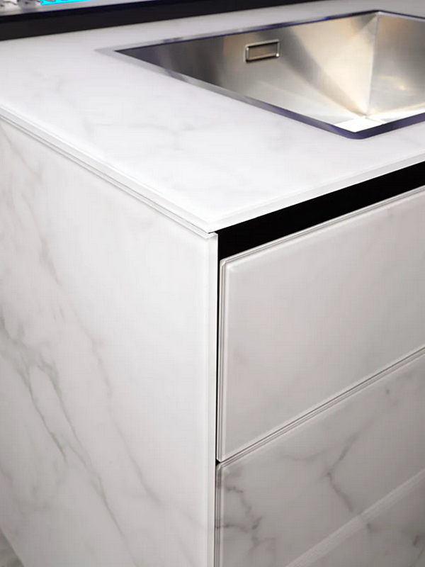 Стеклянная встроенная кухня VALCUCINE Vitrum 2 фабрика VALCUCINE из Италии. Фото №5