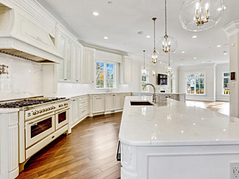 Кухня с островом из дерева Desiderio Cucina Washington Martini Interiors Кухня с островом из дерева Desiderio Cucina Washington Martini Interiors фабрика MARTINI INTERIORS из Италии