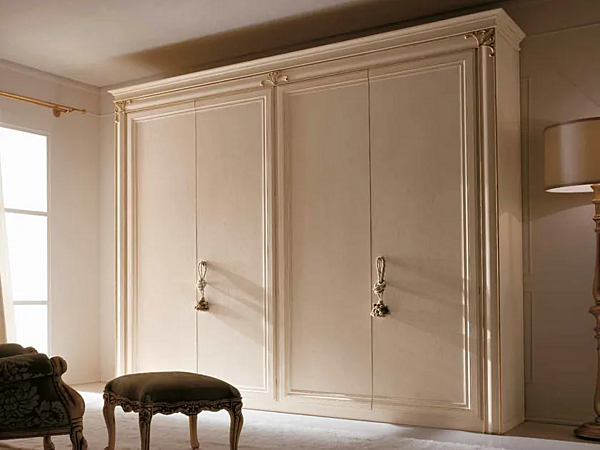 Шкаф в классическом стиле с раздвижными дверями из дерева Clara CORTEZARI Clara 500 фабрика CORTE ZARI из Италии. Фото №1