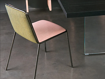 Стул с обивкой из ткани LAGO Pletra Стул с обивкой из ткани LAGO Pletra фабрика LAGO из Италии