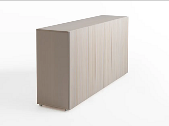 Деревянный боковой шкаф с дверцами из дерева Imbiancato Casamania & Horm LEON фабрика Casamania & HORM из Италии