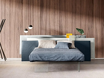 Двуспальная кровать с мягкой спинкой LAGO Vele фабрика LAGO из Италии