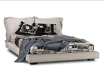 Двуспальная кровать с обитой спинкой из ткани MOROSO Nebula Five DL0F89 фабрика Moroso из Италии