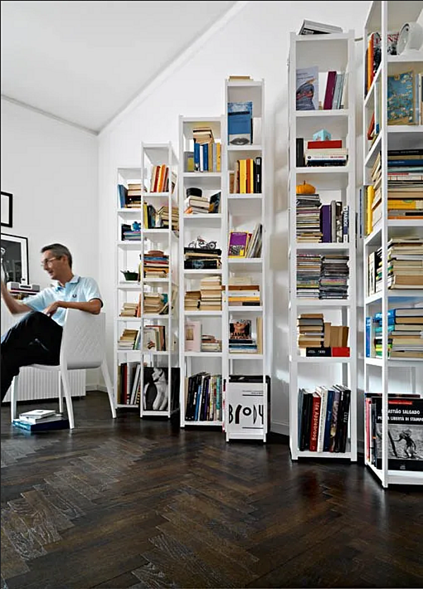 Открытый книжный шкаф из дерева Casamania & Horm  Open Bookcase Singles фабрика Casamania & HORM из Италии. Фото №9