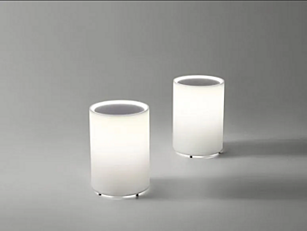 Настольная лампа из флуоресцентного поликарбоната для улицы PAOLA LENTI Lenta CA06A фабрика PAOLA LENTI из Италии