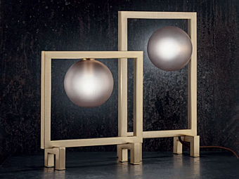 Настольная лампа из металла и пирекса коллекции Rhythm Euroluce Lampadari фабрика EUROLUCE LAMPADARi из Италии