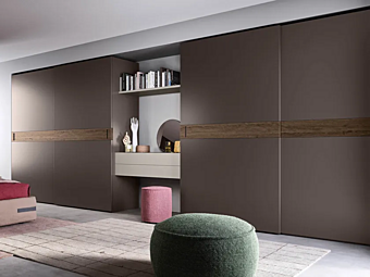 Шкаф - купе из дерева NOVAMOBILI CLASS фабрика NOVAMOBILI из Италии