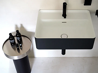 Настенный умывальник прямоугольной формы из материала Cristalplant коллекции Marsiglia AGAPE фабрика Agape из Италии