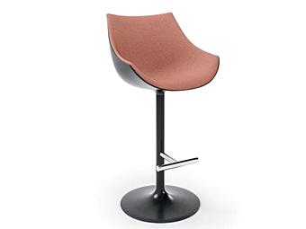 Стул барный с мягкой спинкой и подножкой из ткани Passion CASSINA Стул барный с мягкой спинкой и подножкой из ткани Passion CASSINA фабрика CASSINA из Италии