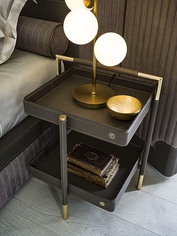 Прикроватная тумба VITTORIA FRIGERIO Araldo VF16619 фабрика VITTORIA FRIGERIO из Италии. Фото №5