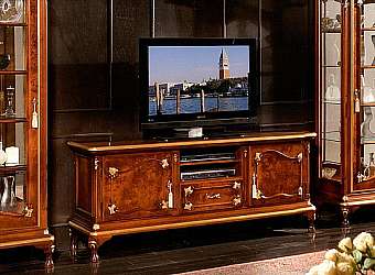 Тумба под TV 675