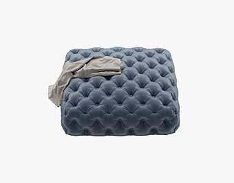 Пуф с мягкой обивкой из кожи BAXTER Chester MOON фабрика BAXTER из Италии