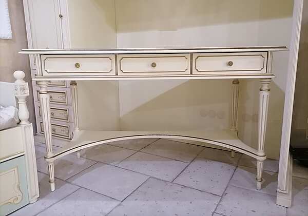 Pellegatta Стол письменный     art Sara      135х65х78 фабрика PELLEGATTA из Италии. Фото №1