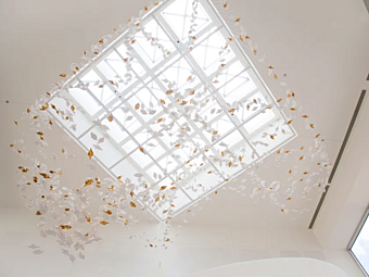 Подвесная LED лампа из фарфора в форме листа HABERDASHERY Leaf . Custom фабрика HABERDASHERY из Италии