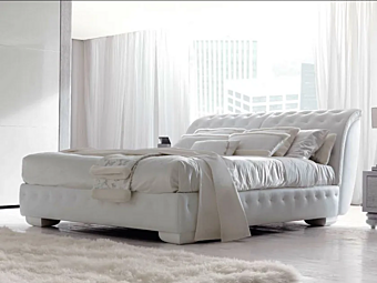 Двуспальная кровать из кожи с обитой спинкой CORTEZARI Lapo 920 фабрика CORTE ZARI из Италии