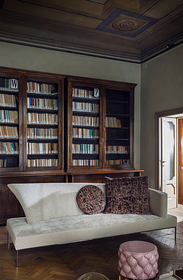 Диван с обитой спинкой из ткани ERBA ITALIA Sole Luna фабрика ERBA ITALIA из Италии. Фото №6