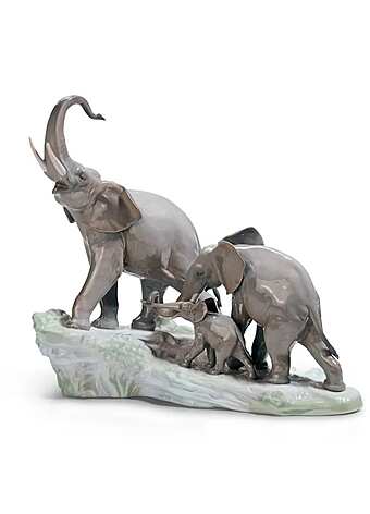 Скульптура LLADRO Elephants Walking Figurine фабрика LLADRO из Италии