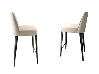 Кожаный барный стул с мягкой спинкой Martini Interiors Kelly Кожаный барный стул с мягкой спинкой Martini Interiors Kelly фабрика MARTINI INTERIORS из Италии