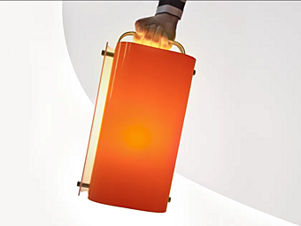 Настольная лампа из PMMA с LED подсветкой iGuzzini Polsino фабрика iGuzzini из Италии