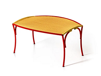 Кофейный столик из стали и полиэтиленовых нитей ручной работы MOROSO Arco S77 фабрика Moroso из Италии