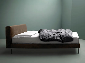 Кровать с обитой спинкой и съемным чехлом FRAUFLEX (LOLLO DUE) Grace фабрика FRAUFLEX (LOLLO DUE) из Италии