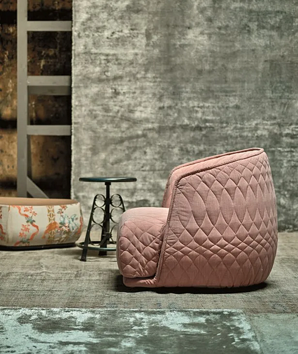 Кресло с подлокотниками из ткани MOROSO Redondo 831 фабрика Moroso из Италии. Фото №3